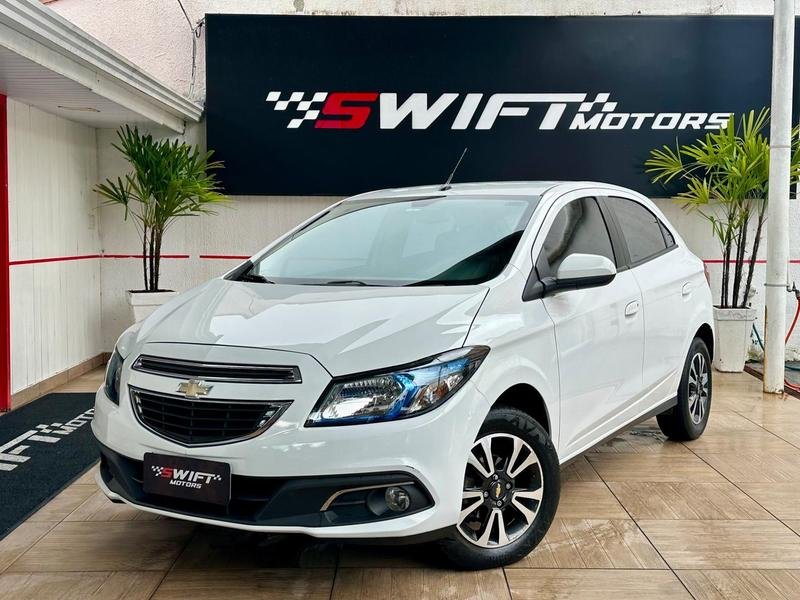 Chevrolet Onix HATCH LTZ 1.4 8V FlexPower 5p Mec. na cor Branco em Curitiba / PR - 860377