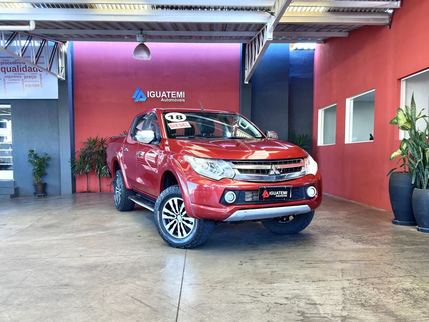 Mitsubishi L200 Triton Sport HPE 2.4 CD Diesel Aut. na cor Vermelho em Campinas / SP - 860770