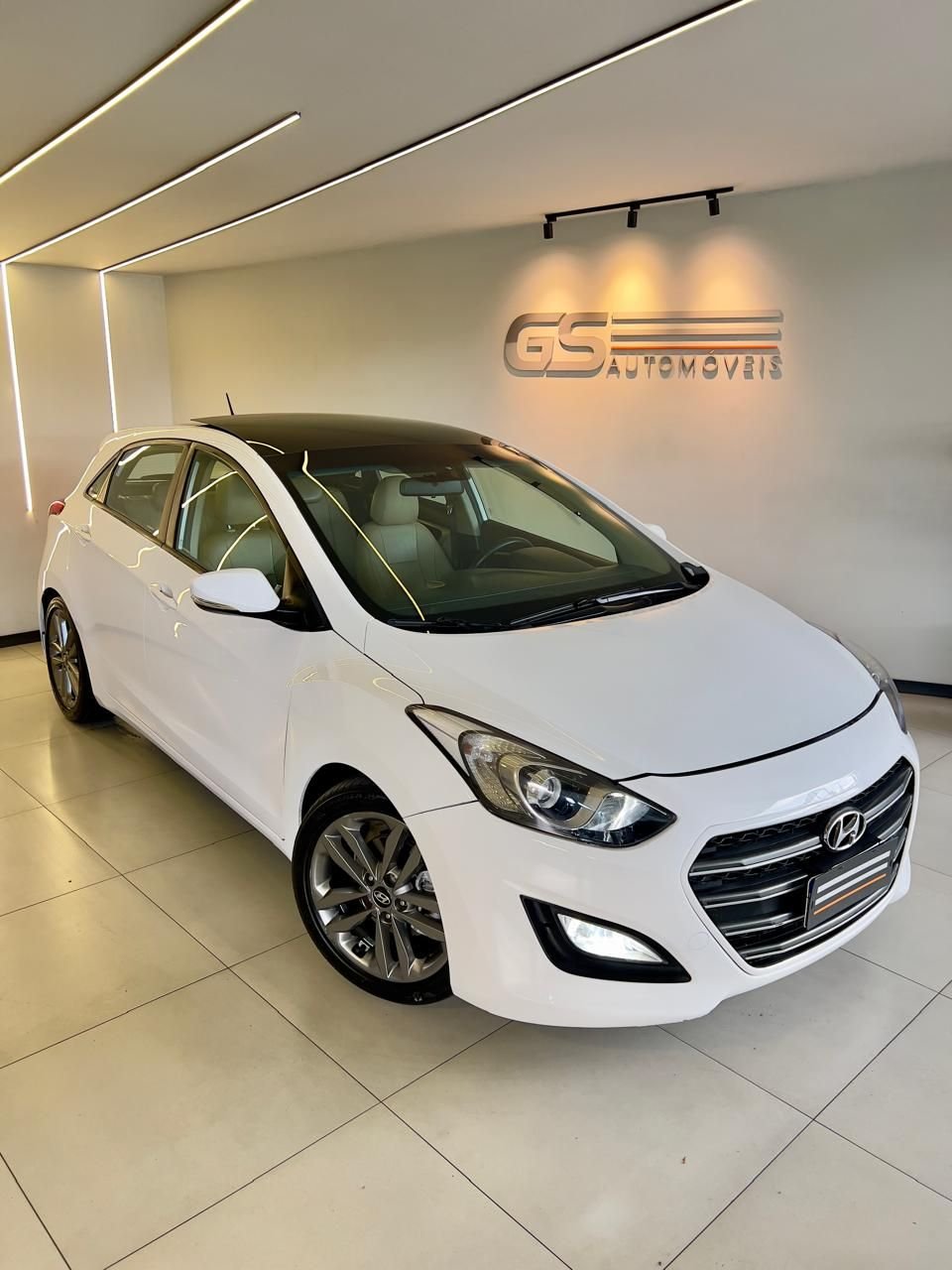 Hyundai i30 1.8 16V Aut. 5p na cor Prata em São José / SC - 863576