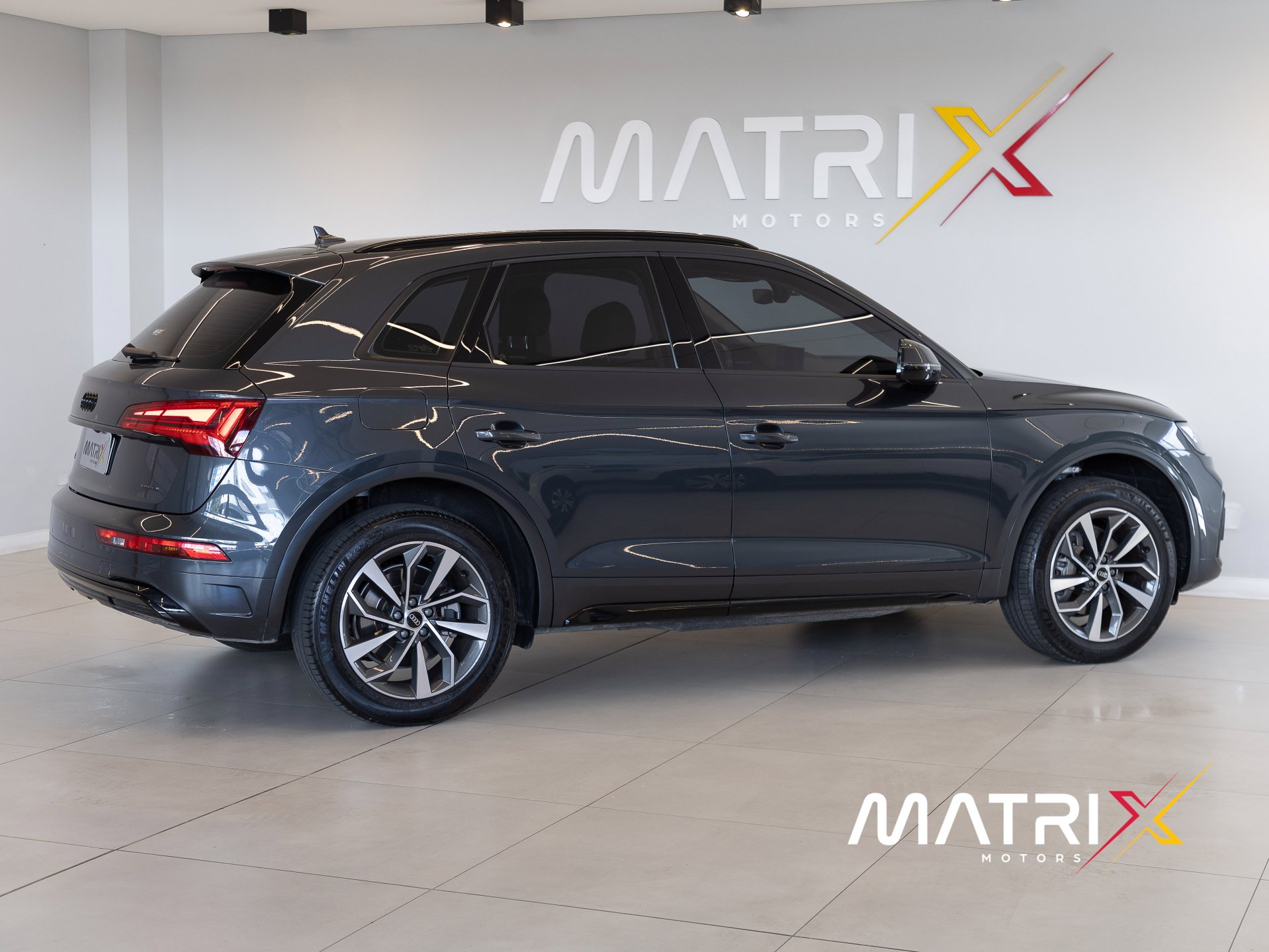 Audi Q5 Prestige Plus 2.0 TFSI Quat. S tronic na cor Cinza em São José / SC - 863771