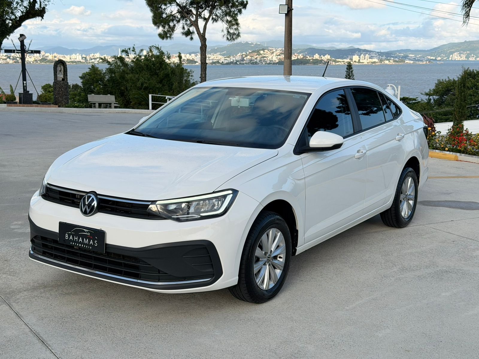 Volkswagen Virtus TSI 1.0 Flex 12V 4p Aut. na cor Branco em São José / SC - 864708