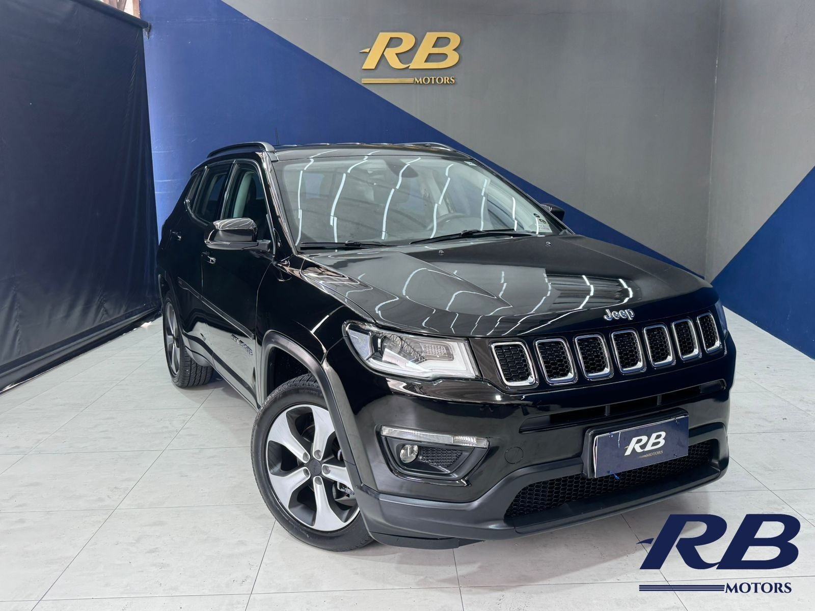 Jeep Compass LONGITUDE 2.0 4x2 Flex 16V Aut. na cor Preto em Itajaí / SC - 864926