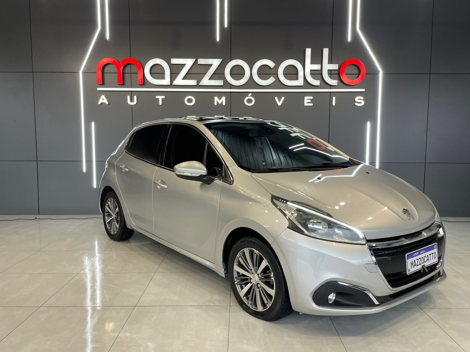 Peugeot 208 Griffe 1.6 Flex 16V 5p Mec. na cor Prata em Joinville / SC - 864952