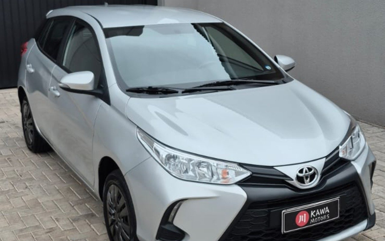 Toyota Yaris XL 1.5 Flex 16V 5p Aut. na cor Prata em Ponta Grossa / PR - 864973