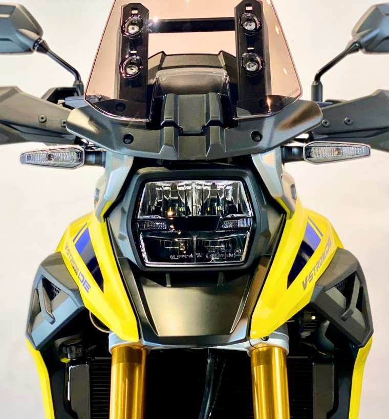 Suzuki DL 1050 XT V-STROM  na cor Amarelo em Curitiba / PR - 865279
