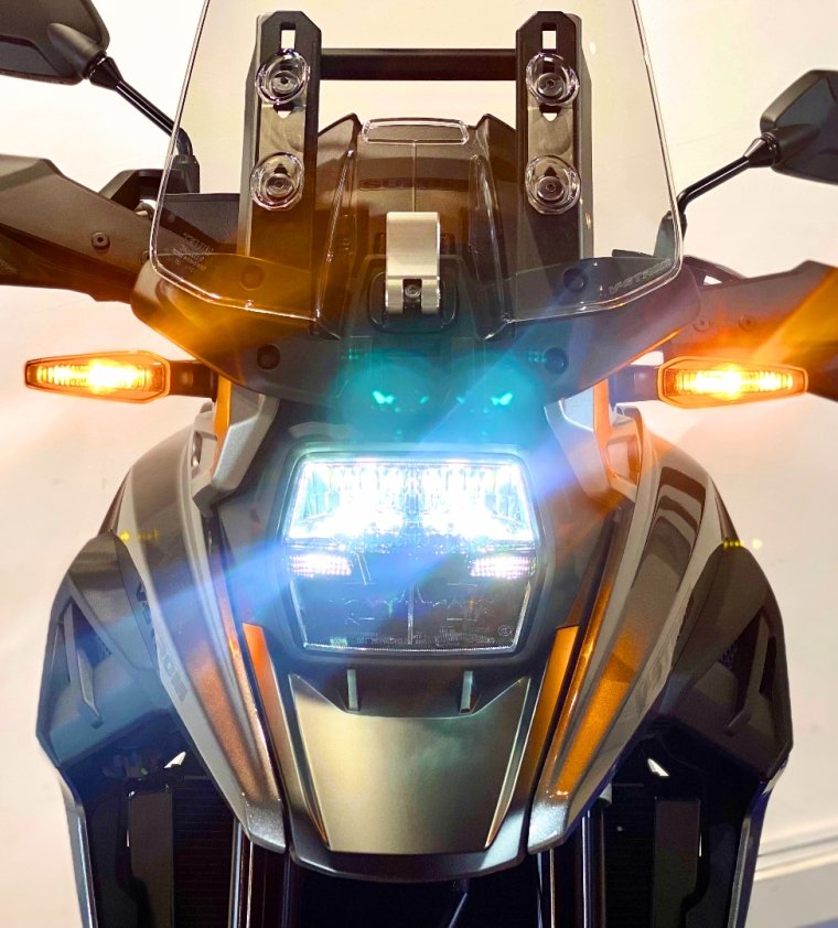 Suzuki DL 1050 V-STROM  na cor Cinza em Curitiba / PR - 865284