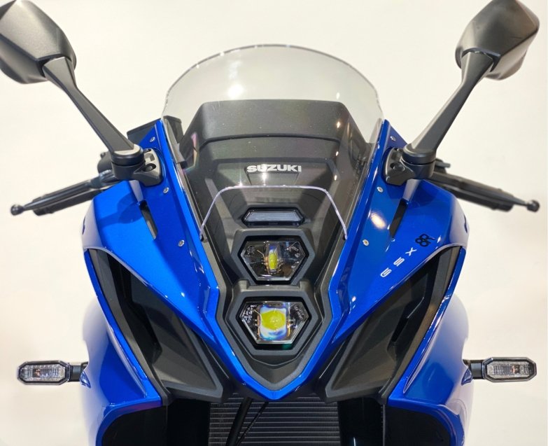 Suzuki GSX-8R  na cor Azul em Curitiba / PR - 865289