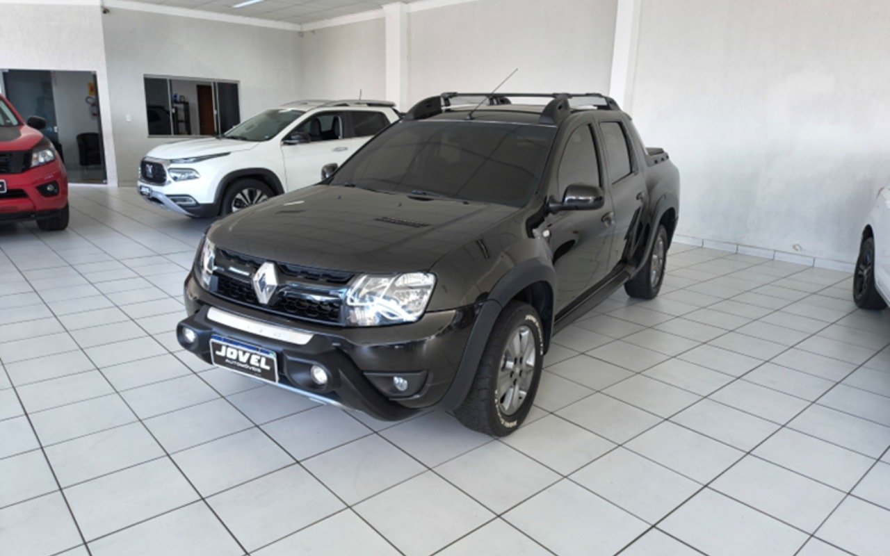 Renault Duster Oroch Dyna. 1.6 Flex 16V Mec. na cor Preto em Ponta Grossa / PR - 865680