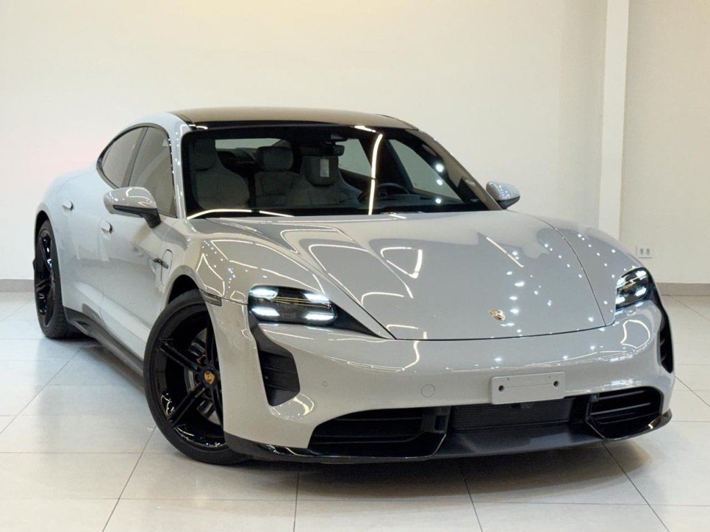 Porsche Taycan Turbo (Elétrico) na cor Cinza em Colombo / PR - 865762