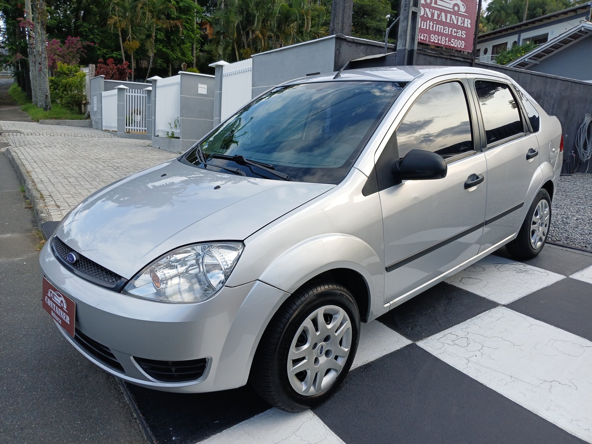 Ford Fiesta Sed. 1.6 8V Flex 4p na cor Prata em Joinville / SC - 866453