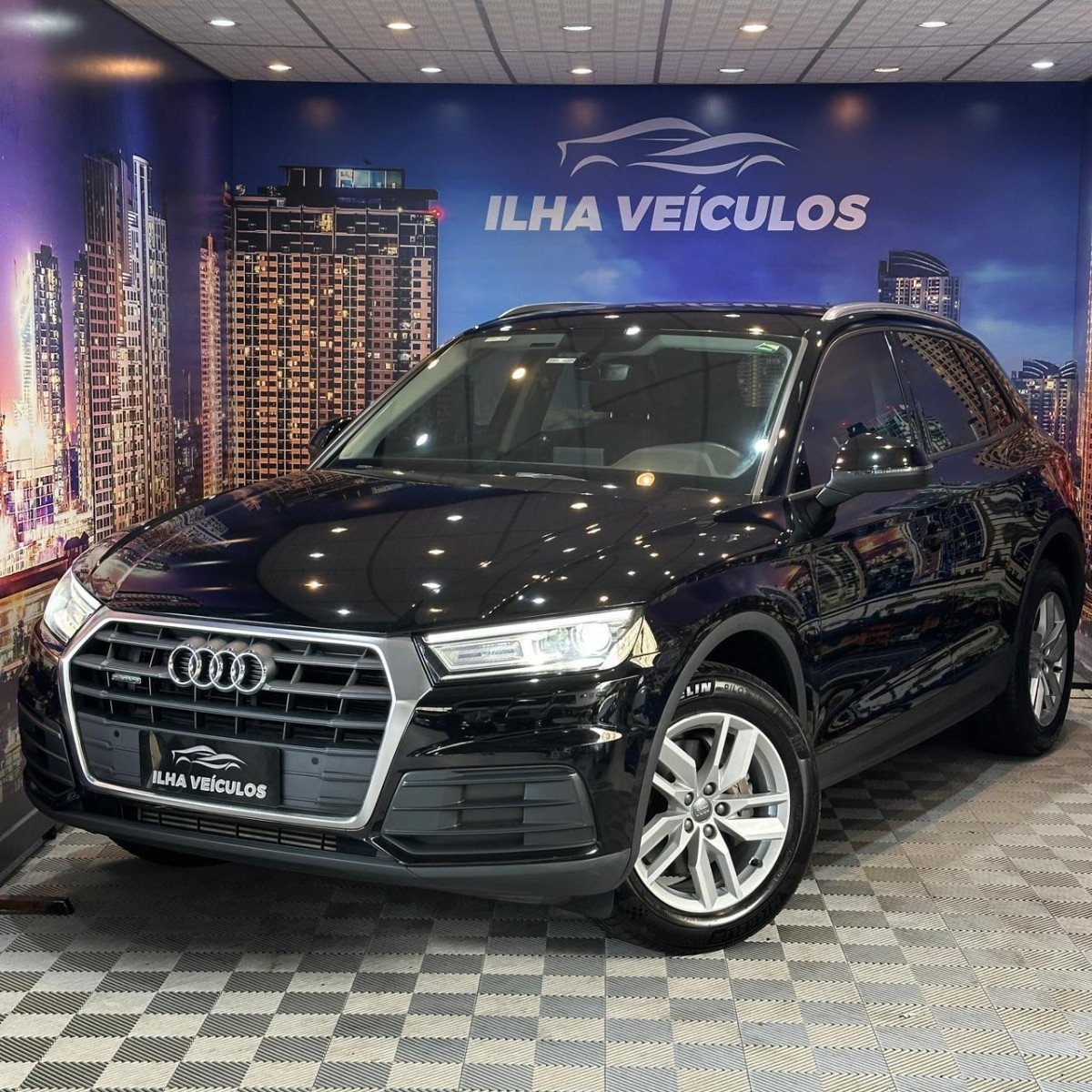 Audi Q5 Ambiente 2.0 TFSI Quattro S tronic na cor Preto no Canoas / RS - 867871