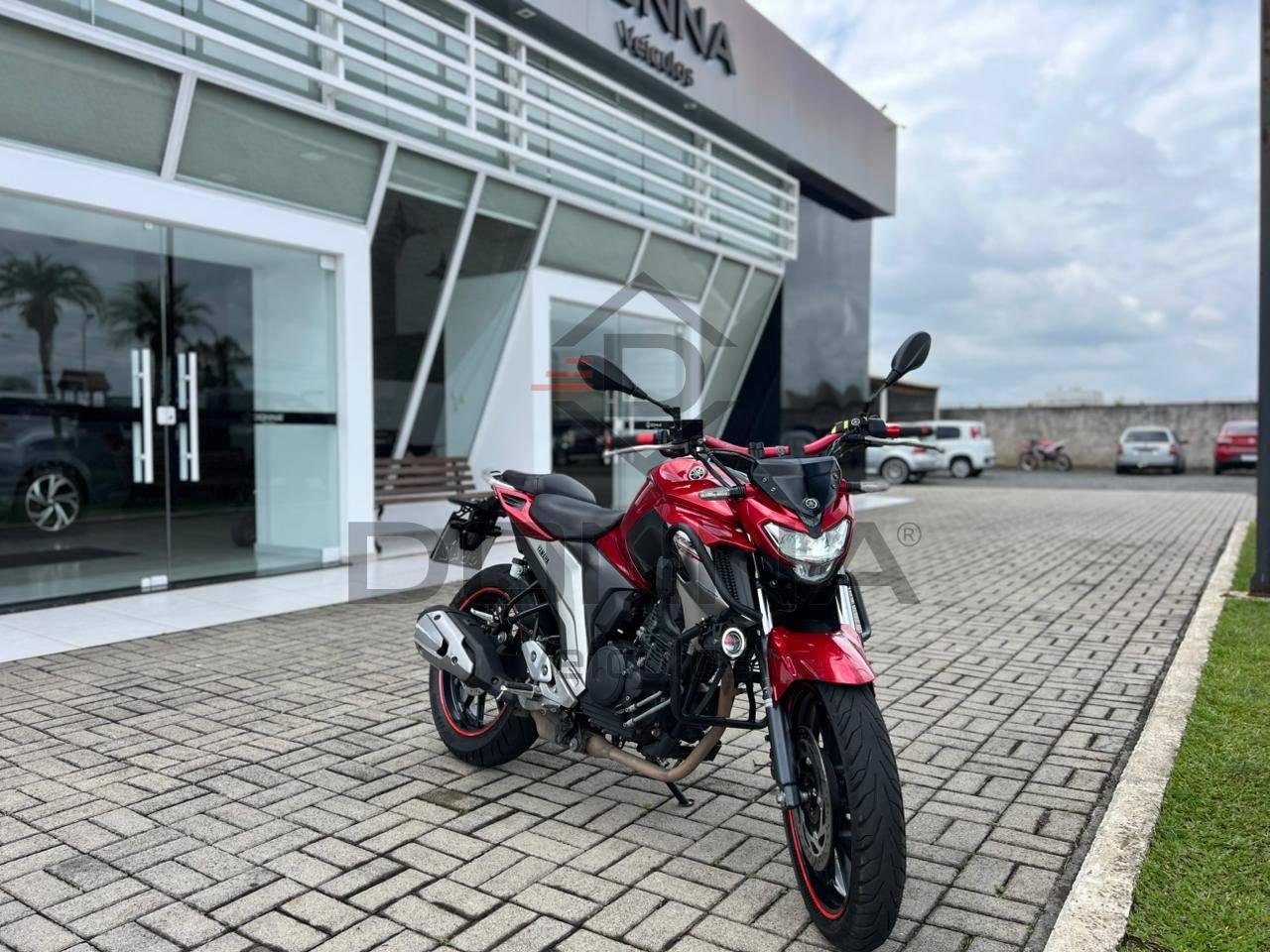 YAMAHA FZ25 250 FAZER CONNECTED  na cor Vermelho em São Mateus do Sul / PR - 868219