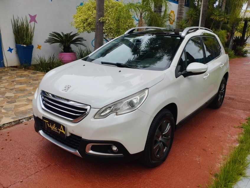 Peugeot 2008 Griffe 1.6 Flex 16V 5p Mec. na cor Branco no Canoas / RS - 868683