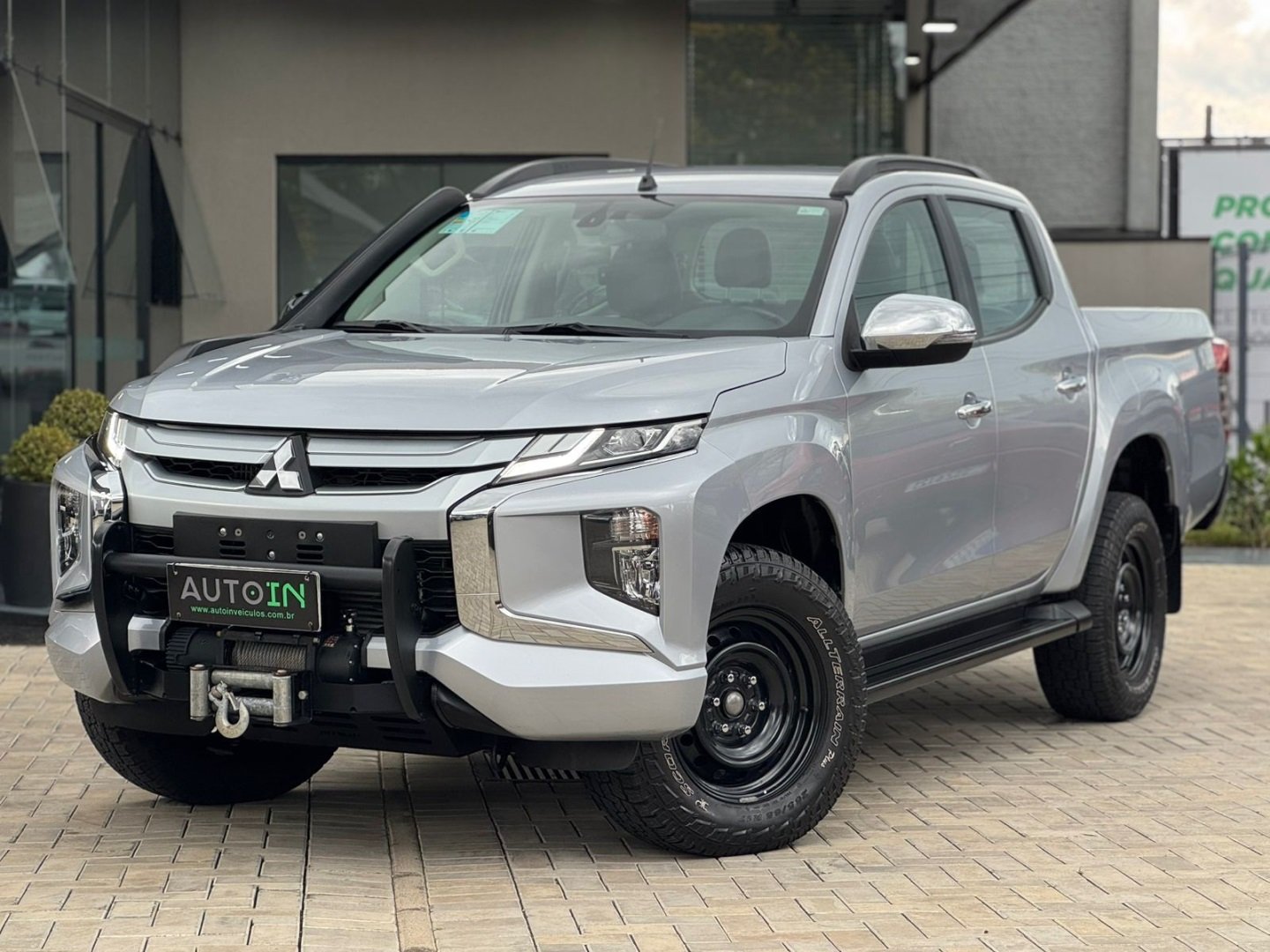 Mitsubishi L200 Triton Sport HPE 2.4 CD Diesel Aut. na cor Prata em Ponta Grossa / PR - 869006
