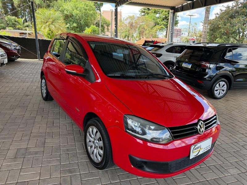 Volkswagen Fox 1.0 Mi Total Flex 8V 3p na cor Vermelho em Campo Largo / PR - 869593