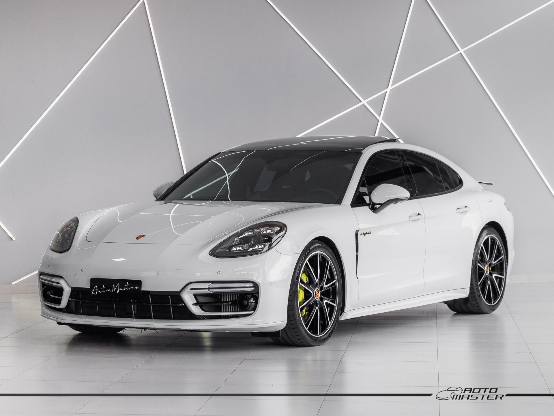 Porsche Panamera 4 2.9 (Híbrido) na cor Branco em Curitiba / PR - 869663