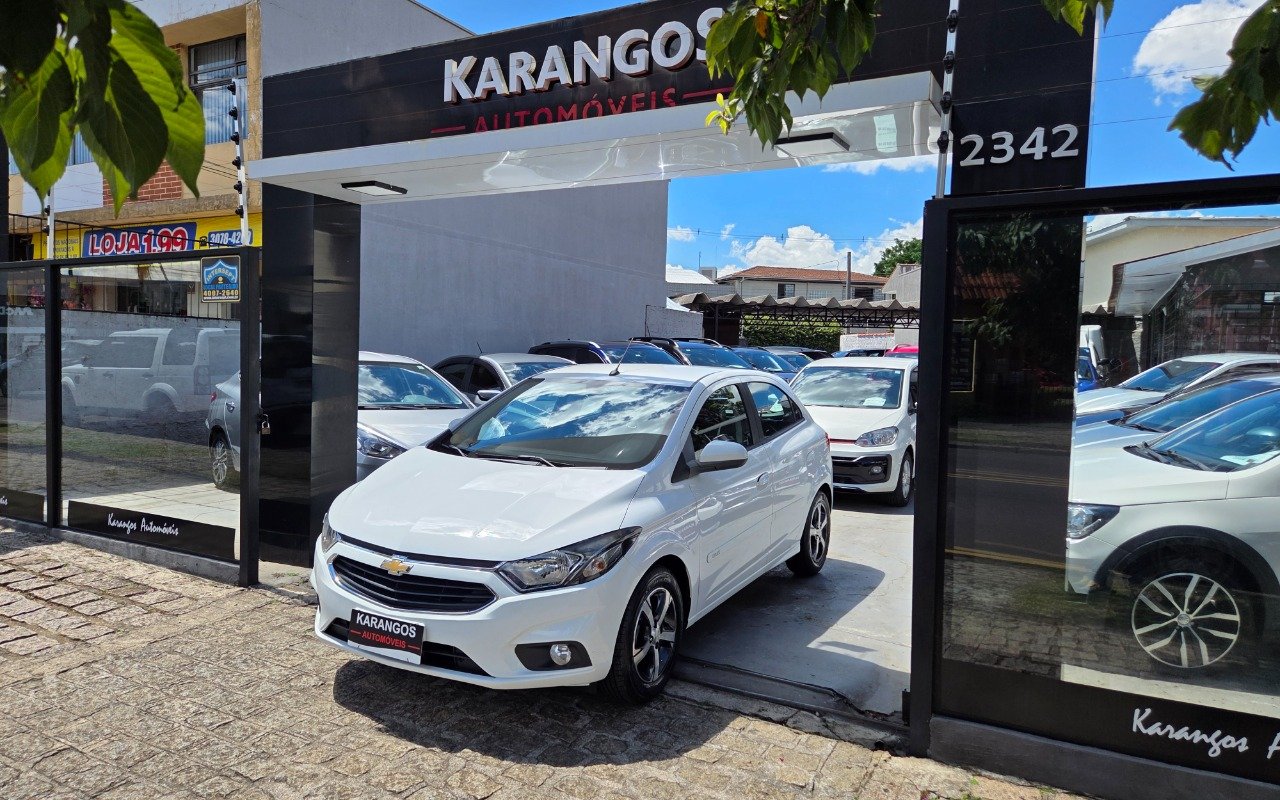 Chevrolet Onix HATCH LTZ 1.4 8V FlexPower 5p Mec. na cor Branco em Curitiba / PR - 870383