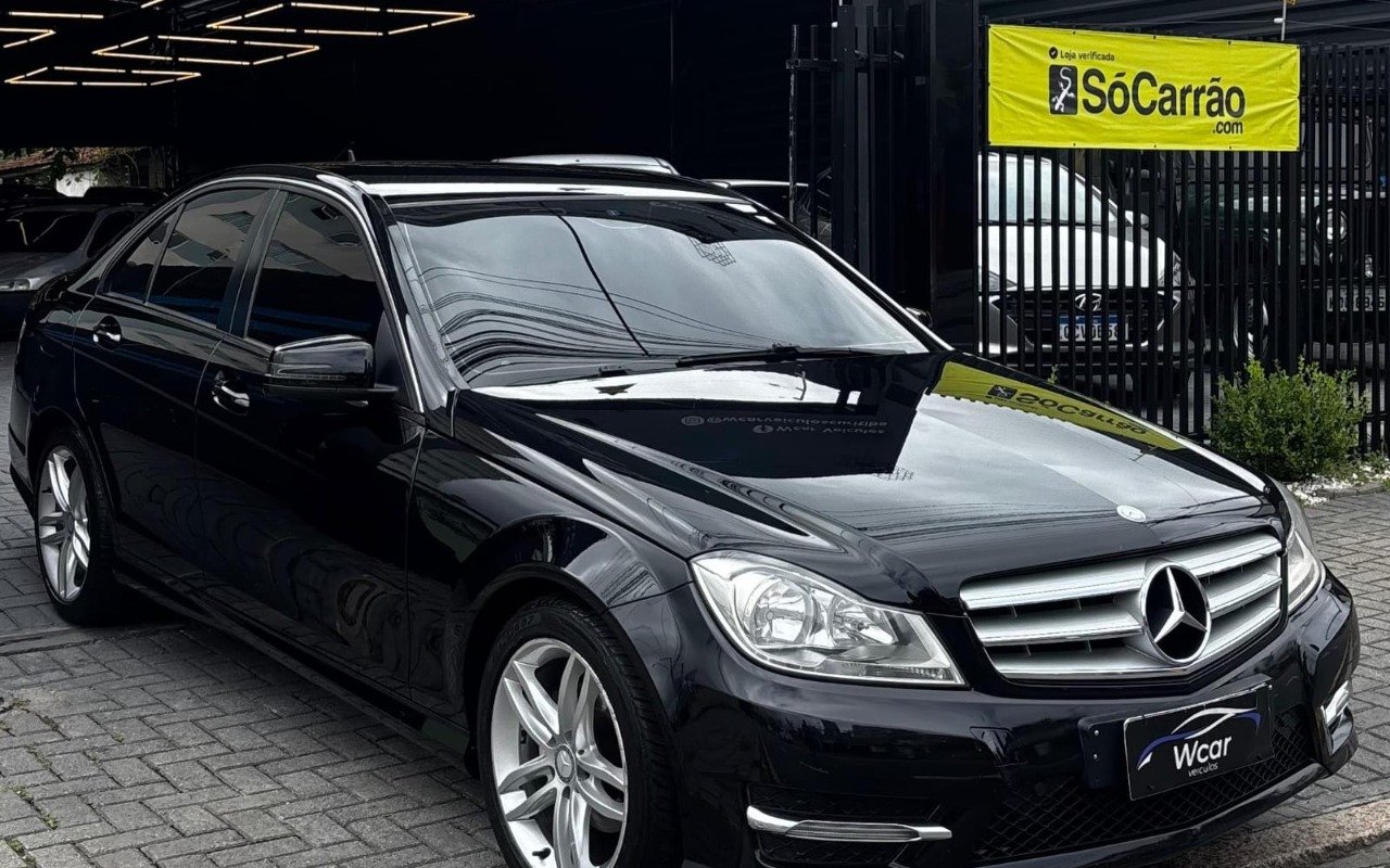 Mercedes-Benz C-180 1.6 Turbo 16V/Flex 16V Aut. na cor Preto em Curitiba / PR - 871021