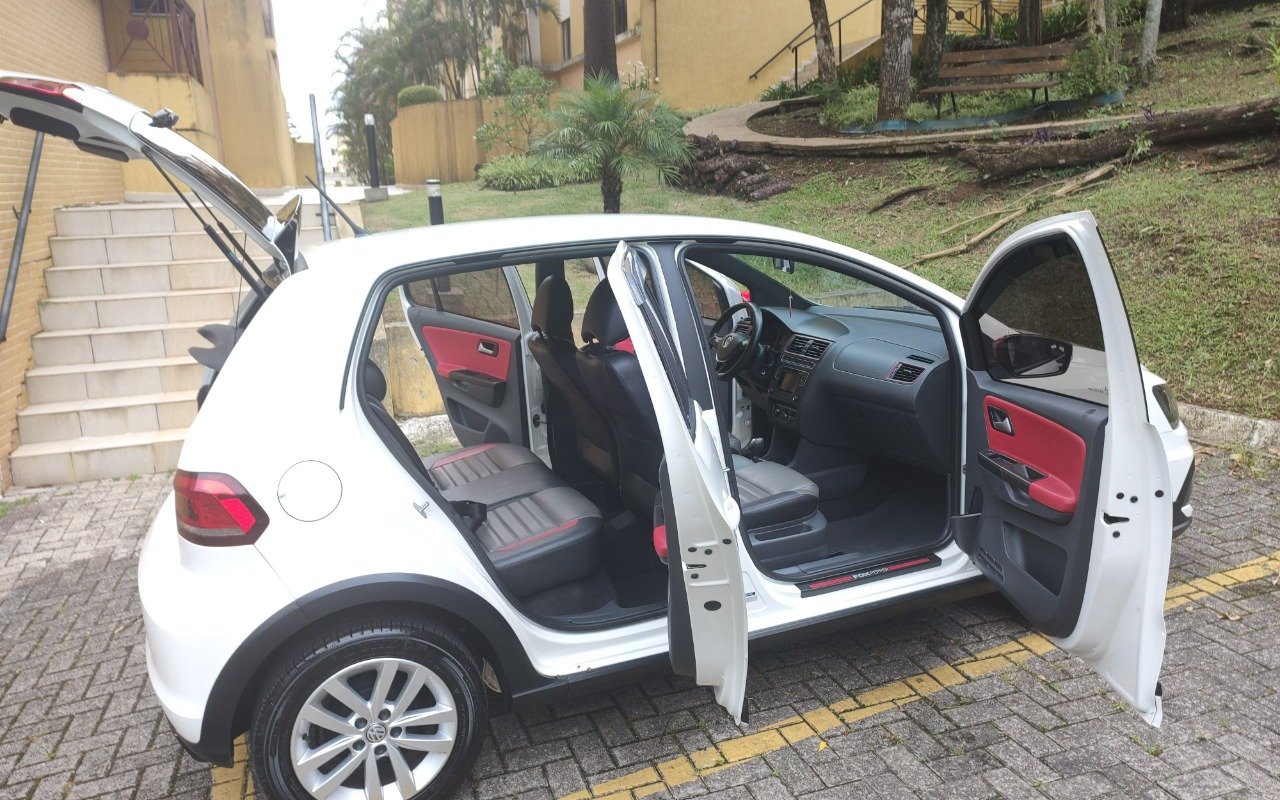 Volkswagen Fox PEPPER I MOTION 1.6 Flex 16V 5p na cor Branco em Curitiba / PR - 871648