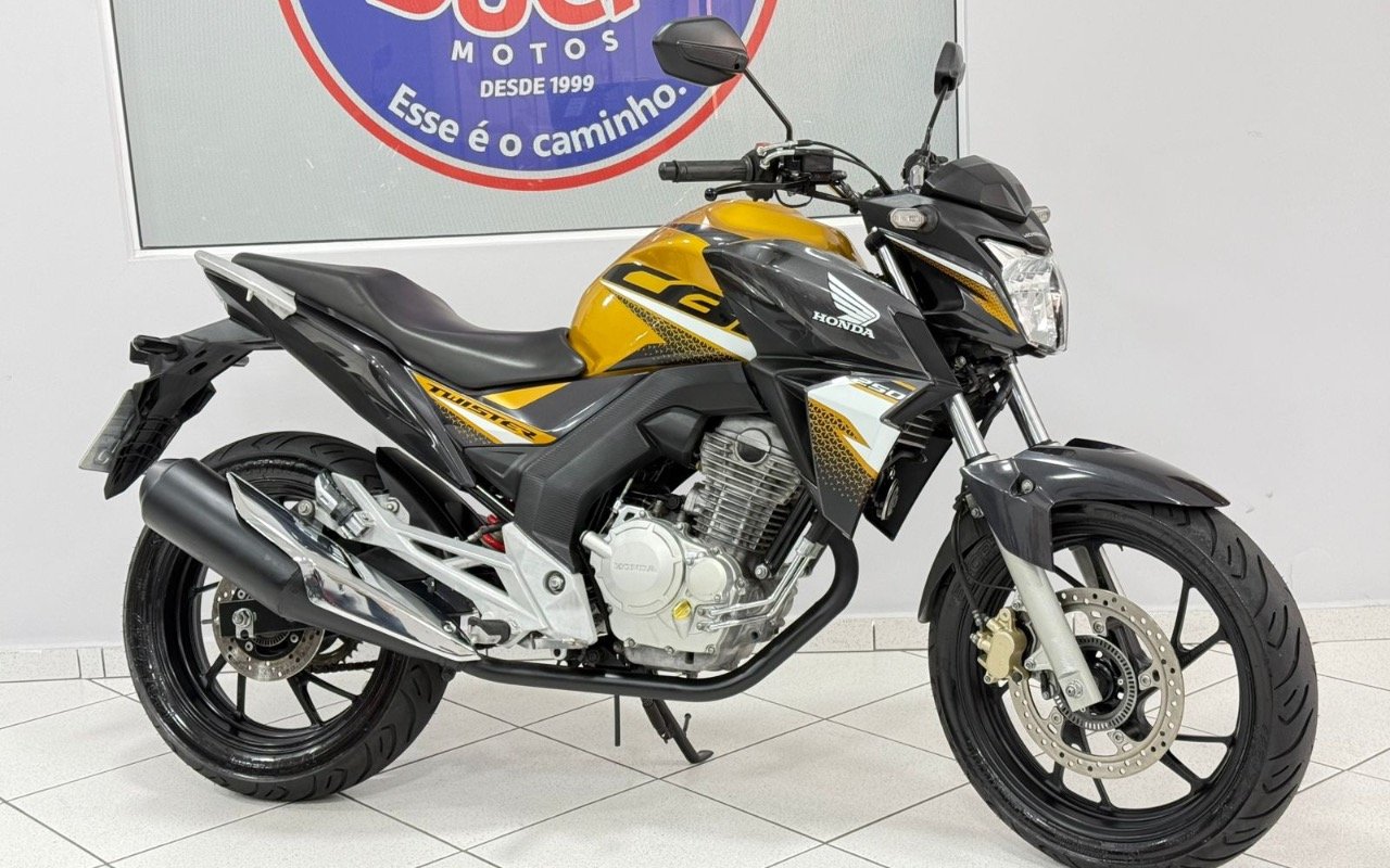 Honda CB 250 TWISTER/FLEXONE  na cor Amarelo em Araucária / PR - 873157