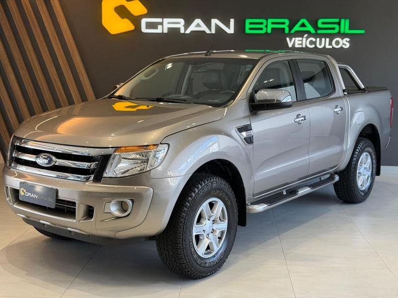Ford Ranger XLT 2.5 16V 4x2 CD Flex na cor Prata em Curitiba / PR - 873333