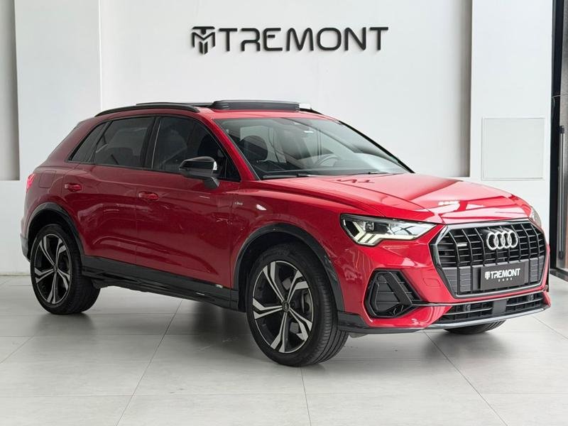 Audi Q3 Perf. Black 2.0 TFSI Tiptr. Quattro na cor Vermelho em Curitiba / PR - 873915