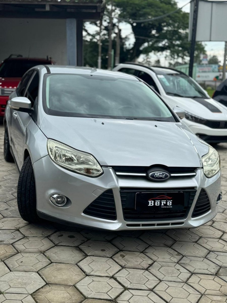 Ford Focus TITANIUM 2.0 16V Flex 5p Mec. na cor Prata no Osório / RS - 874692