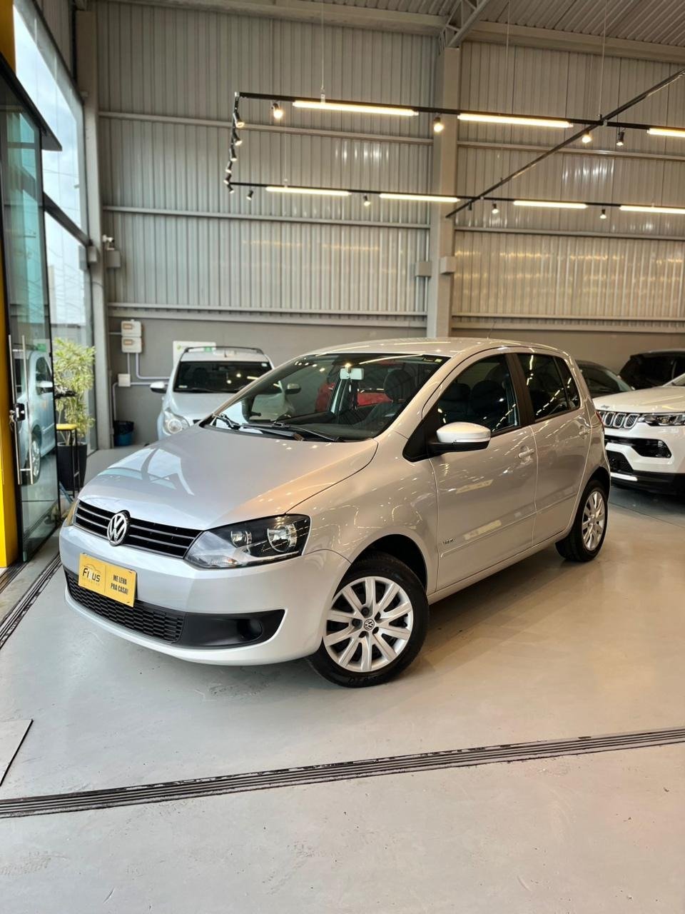 Volkswagen Fox 1.0 Mi Total Flex 8V 5p na cor Prata em São Mateus do Sul / PR - 874812
