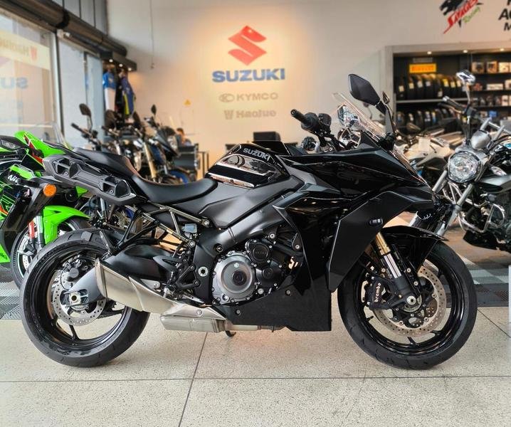 Suzuki GSX-S 1000 GT  na cor Preto em Curitiba / PR - 874838