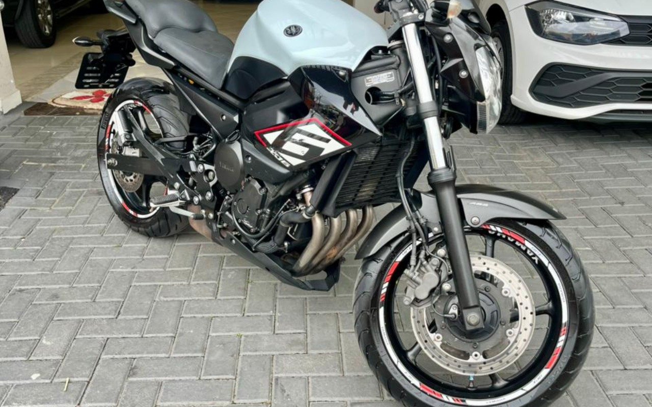 YAMAHA XJ6 N/ABS  na cor Branco em Curitiba / PR - 874883