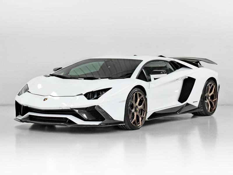 Lamborghini Aventador S LP 740-4 na cor Branco em Curitiba / PR - 874891