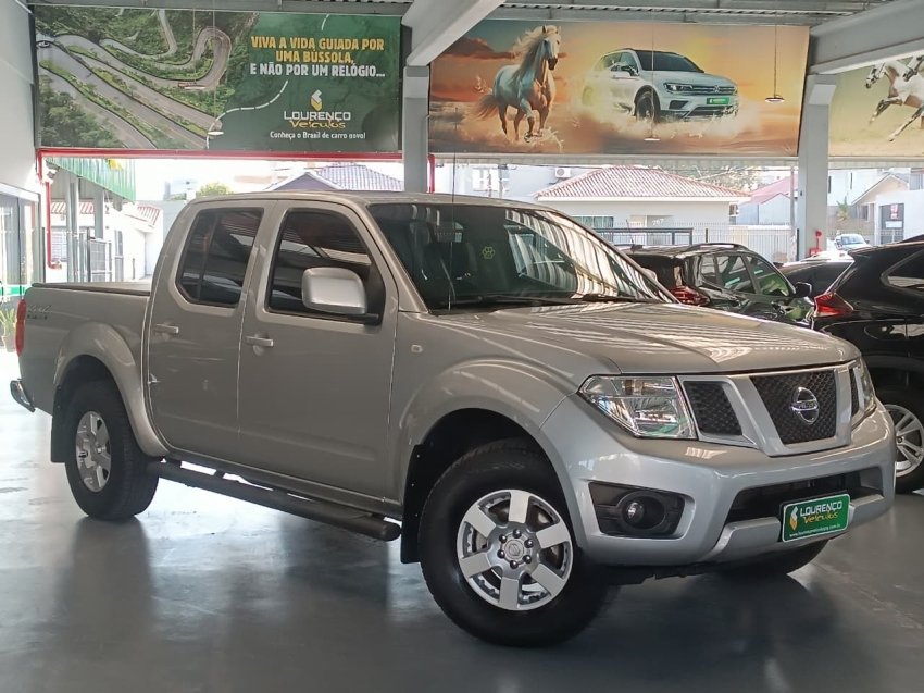 Nissan Frontier S CD 4x4 2.5 TB Diesel na cor Prata em Ponta Grossa / PR - 875532