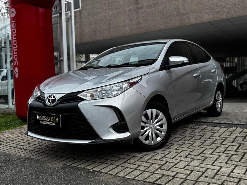 Toyota Yaris XL Sedan 1.5 Flex 16V 4p Aut. na cor Prata em Curitiba / PR - 875752