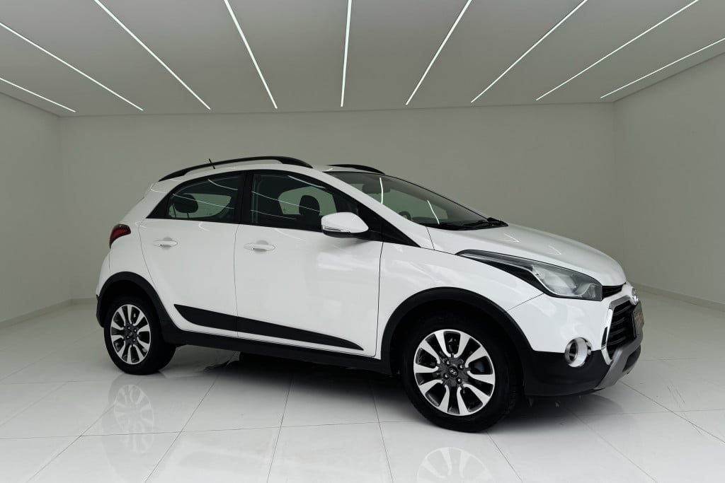 Hyundai HB20X Style 1.6 Flex 16v Mec. na cor Branco em Curitiba / PR - 876245