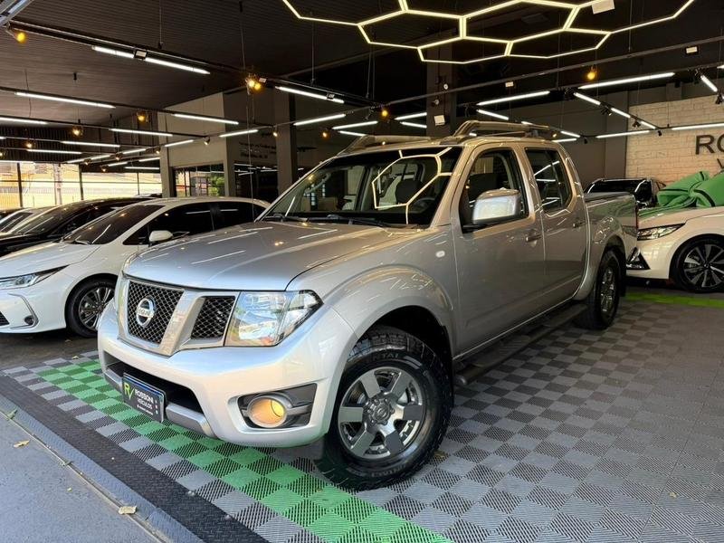 Nissan Frontier SV ATTACK CD 4x2 2.5 TB Diesel na cor Prata em Londrina / PR - 876415