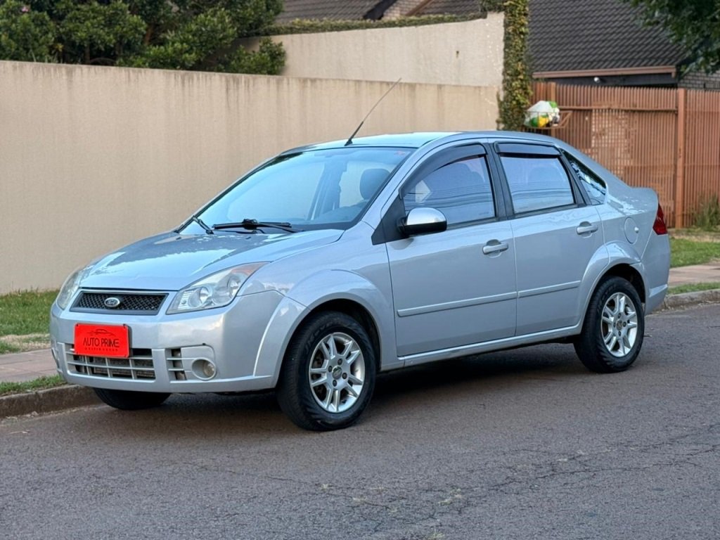 Ford Fiesta 1.6 16V Flex Mec. 5p na cor Prata em Guarapuava / PR - 876652