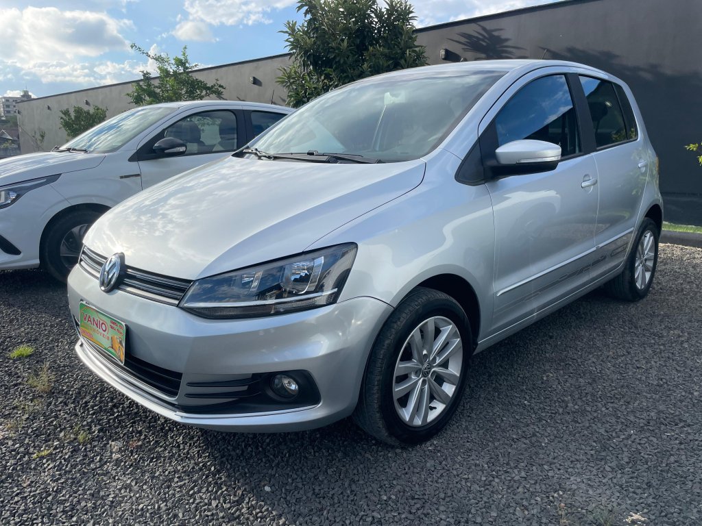 Volkswagen Fox Connect 1.6 Flex 8V 5p na cor Prata em Criciúma / SC - 876923