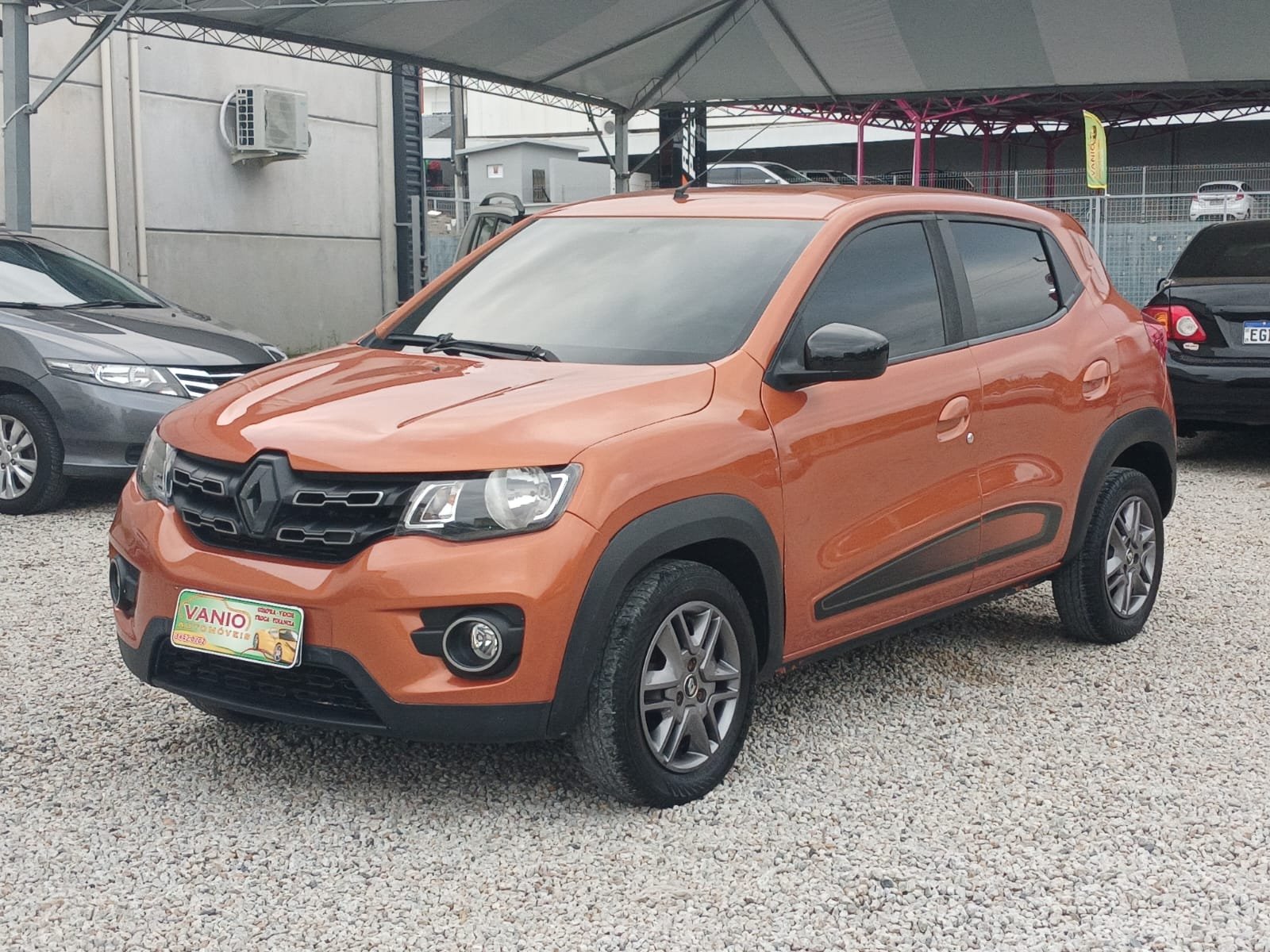 Renault Kwid Intense 1.0 Flex 12V 5p Mec. na cor Laranja em Criciúma / SC - 876952