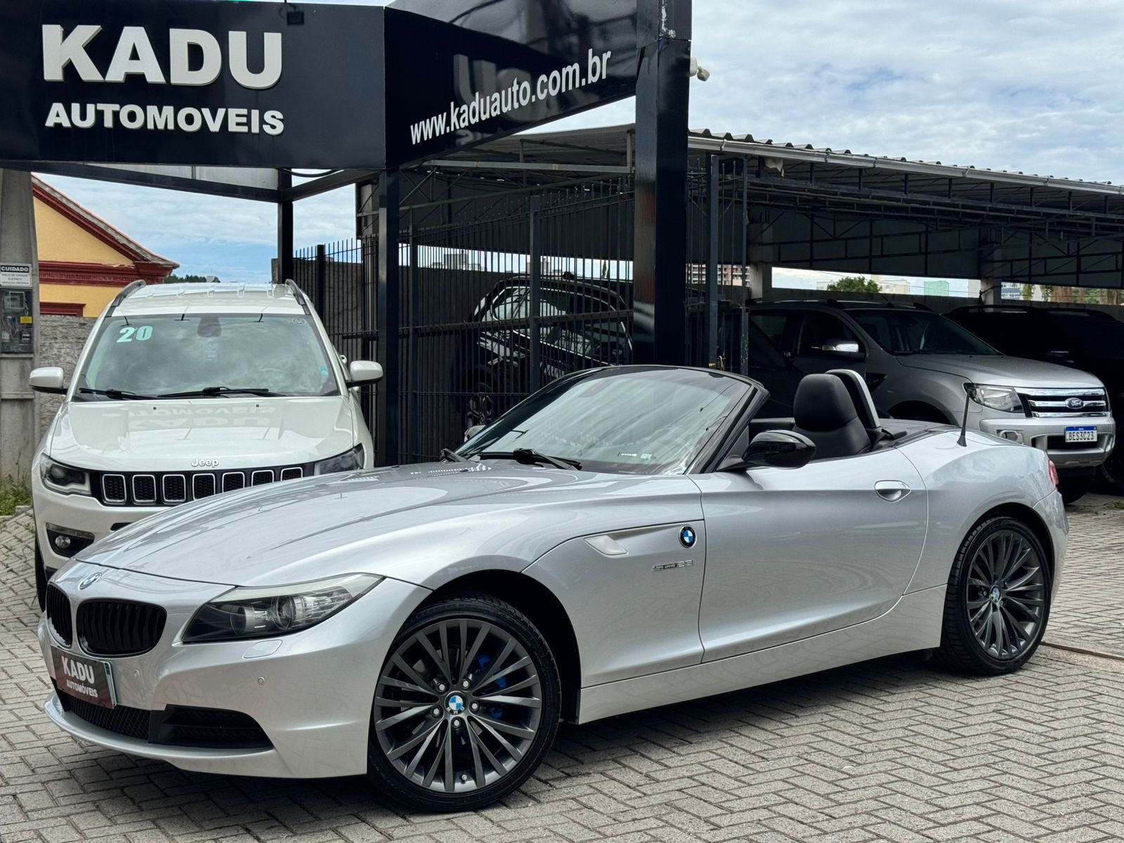 BMW Z4 Roadster sDRIVE 23i 2.5 24V 204cv 2p na cor Prata em São José / SC - 877225