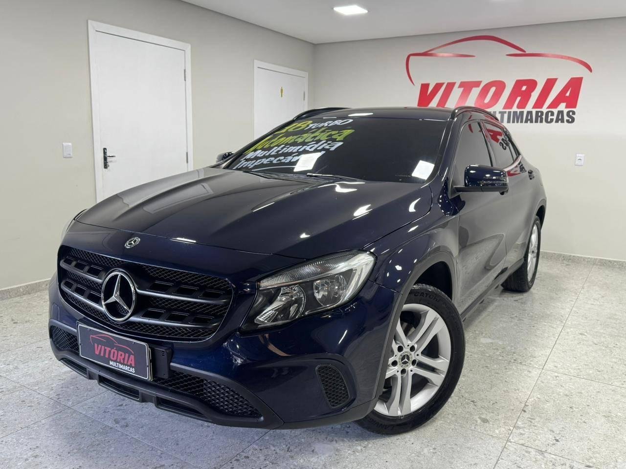 Mercedes-Benz GLA 200 Advance 1.6/1.6 TB 16V Flex Aut. na cor Azul em Joinville / SC - 877445
