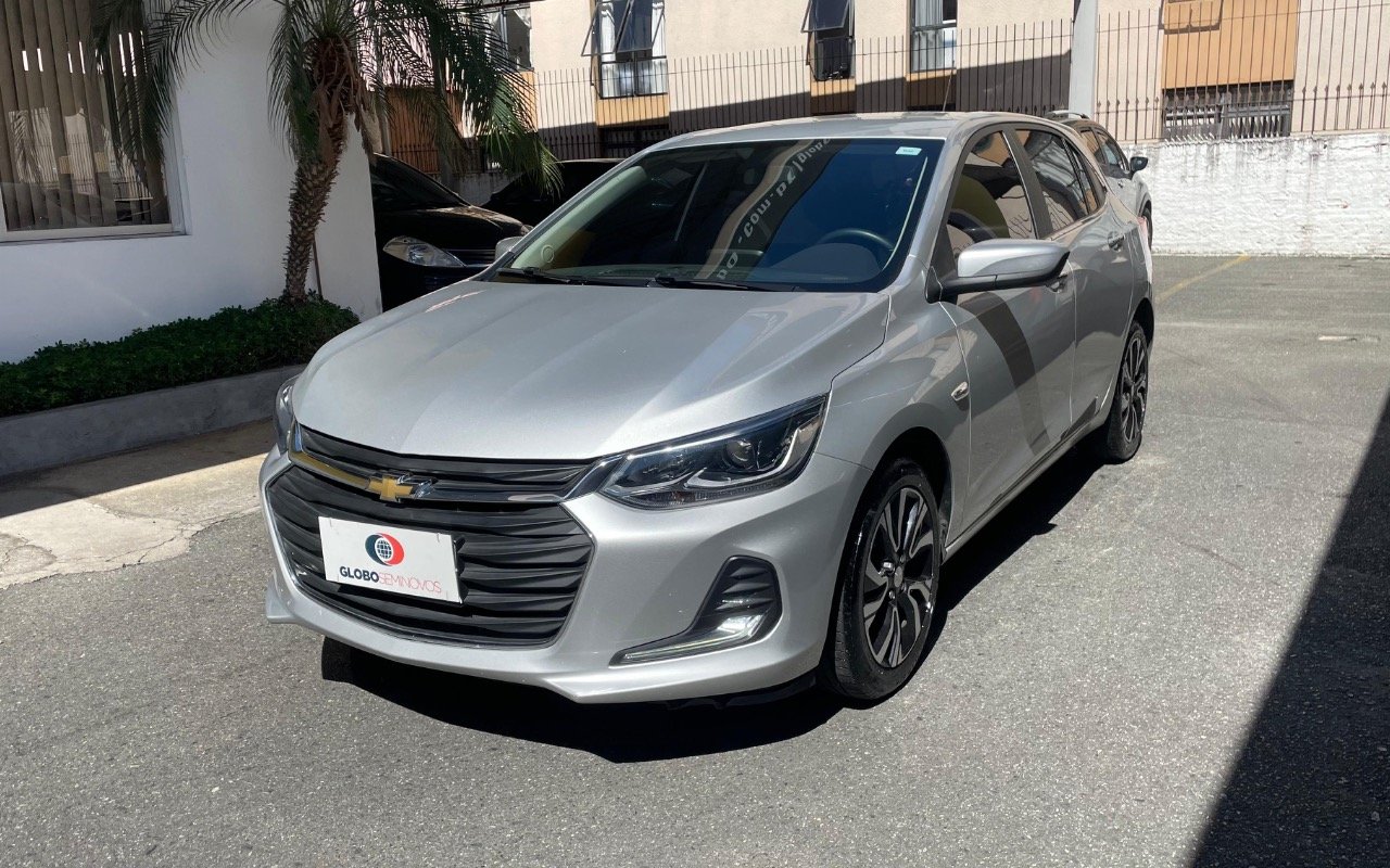 Chevrolet Onix HATCH PREM. 1.0 12V TB Flex 5p Aut. na cor Prata em Curitiba / PR - 877629
