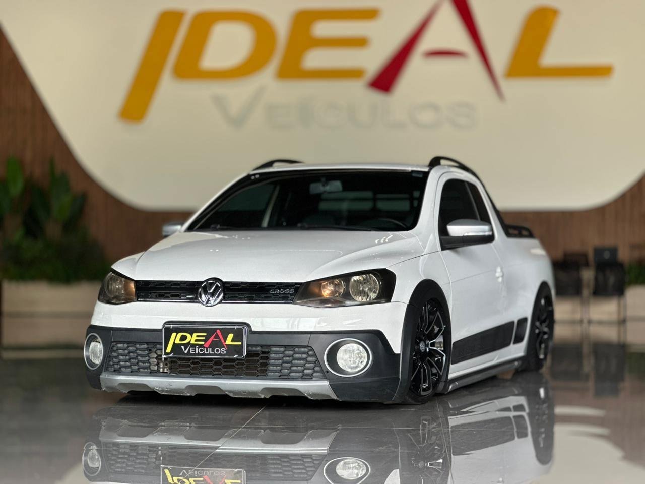 Volkswagen Saveiro CROSSOVER 1.6 Mi Total Flex 8V na cor Branco em Xanxerê / SC - 877672