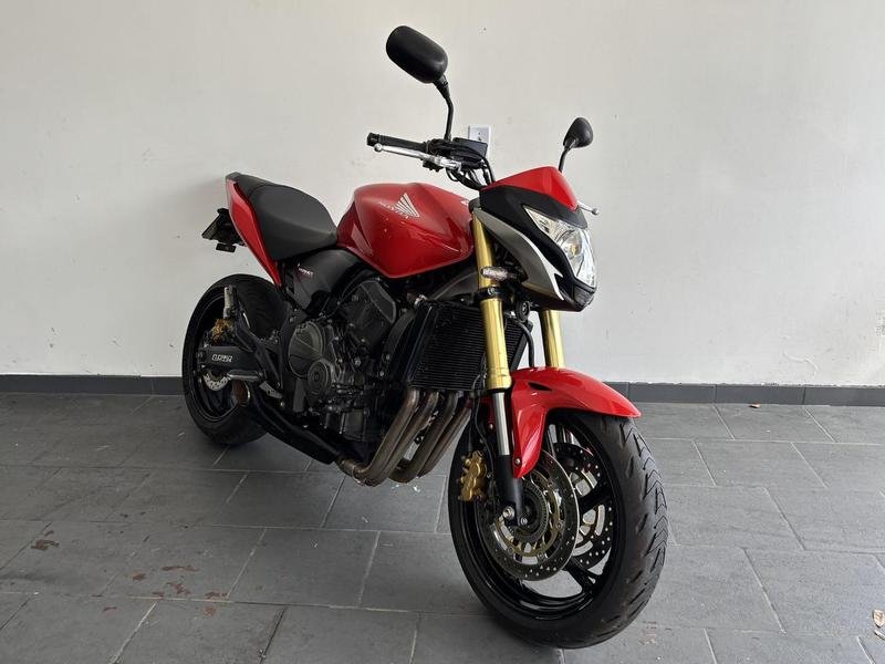 Honda CBR 1000 F  na cor Vermelho em Curitiba / PR - 877748
