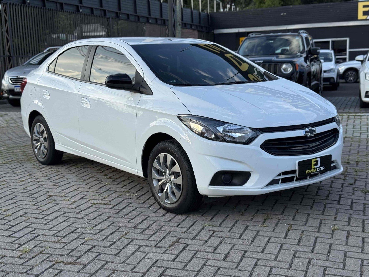 Chevrolet Joy Hatch 1.0 8V Flex 5p Mec. na cor Branco em Curitiba / PR - 878007