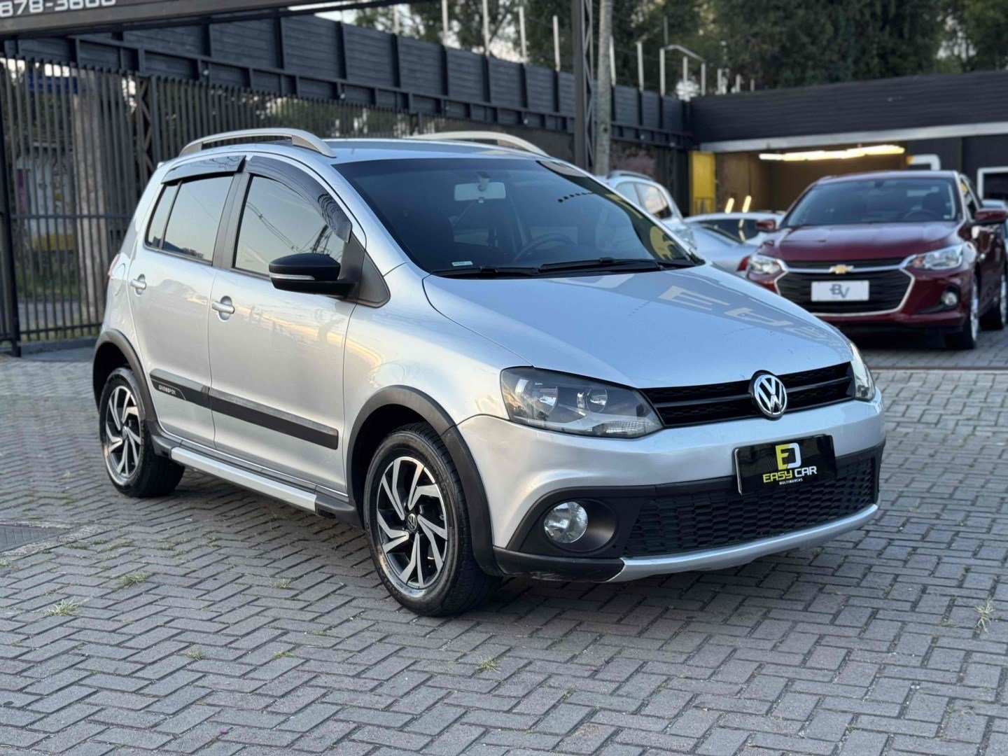 Volkswagen Crossfox 1.6 Mi Total Flex 8V 5p na cor Prata em Curitiba / PR - 878022