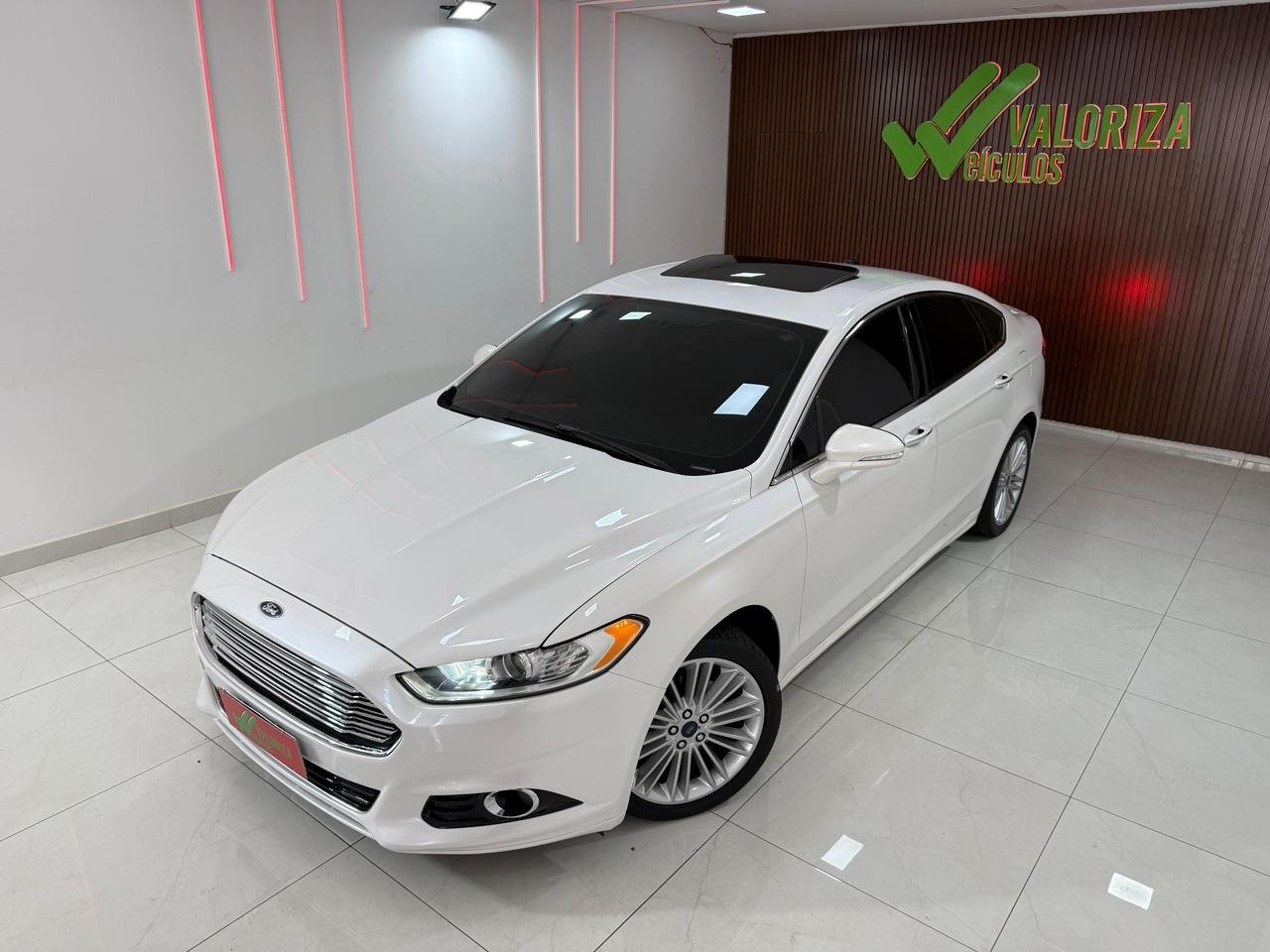Ford Fusion Titanium 2.0 GTDI Eco. Fwd Aut. na cor Branco em Londrina / PR - 878296