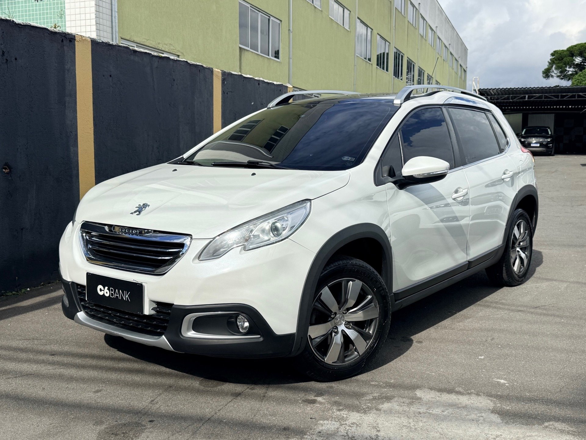Peugeot 2008 Griffe 1.6 Flex 16V 5p Aut. na cor Branco em Curitiba / PR - 878400