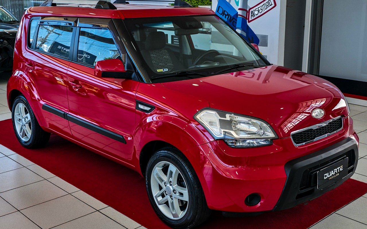 Kia SOUL 1.6/ 1.6 16V FLEX Mec. na cor Vermelho no Porto Alegre / RS - 879392