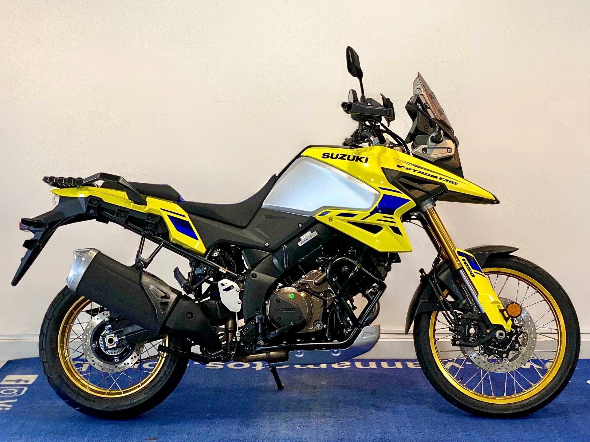 Suzuki DL 1050 V-STROM  na cor Amarelo em Curitiba / PR - 879623