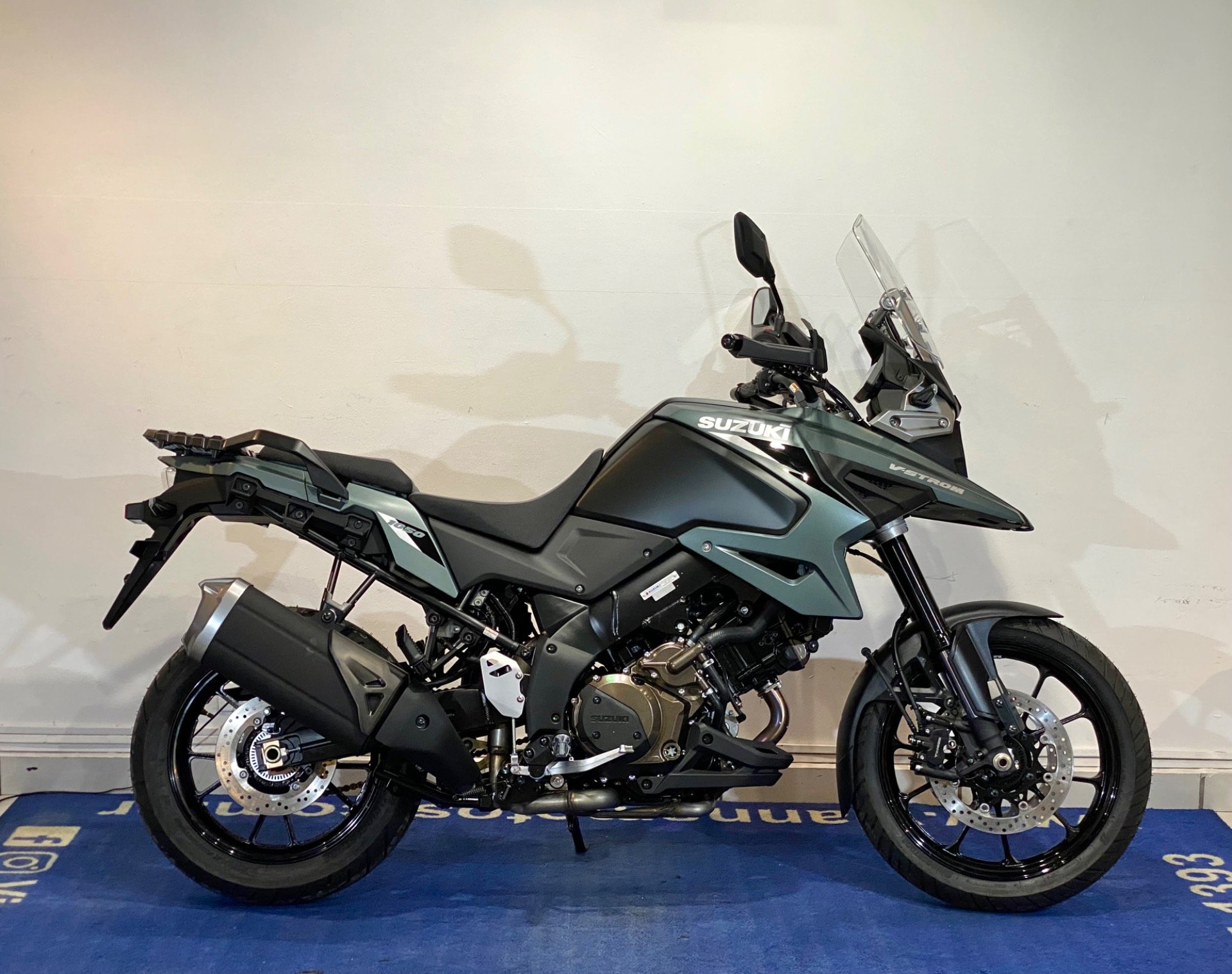 Suzuki DL 1050 V-STROM  na cor Verde em Curitiba / PR - 879648